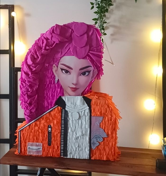 Pinatas anniversaire kpop rumi
