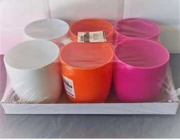 Grandes tasses en plastique