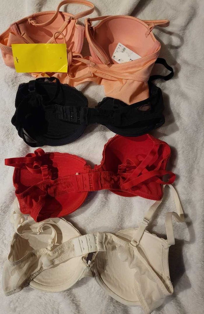 Lot de soutiens gorges - photo numéro 3