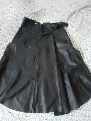 Jupe en simili cuir taille 44