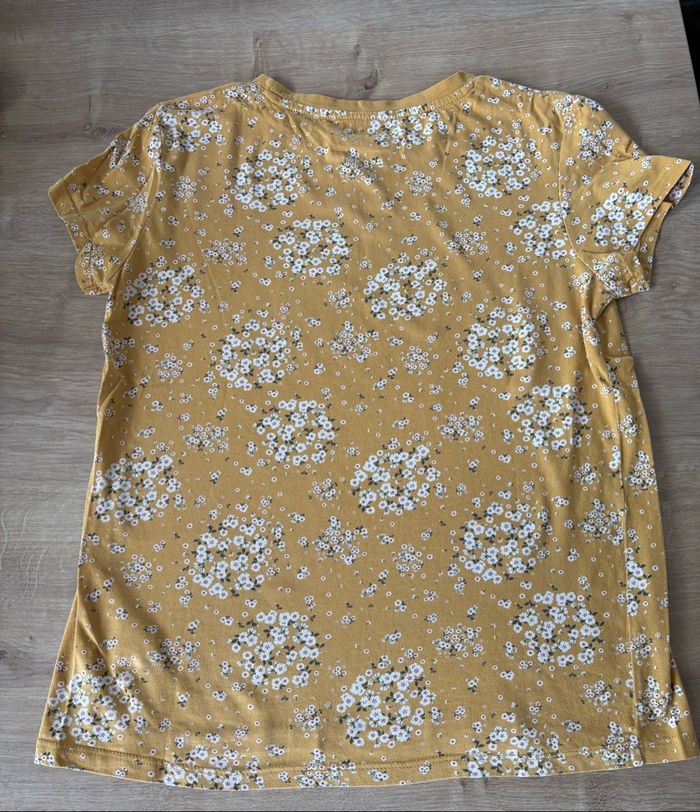 T-shirt jaune fleuri