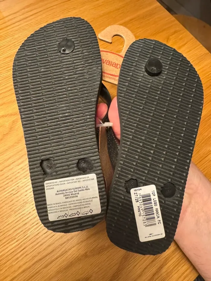 Tongs Havaianas noire taille 29-30 neuves - photo numéro 4