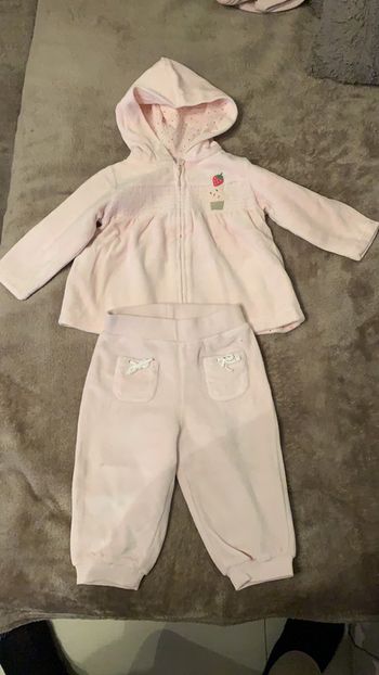 Survêtement à capuche