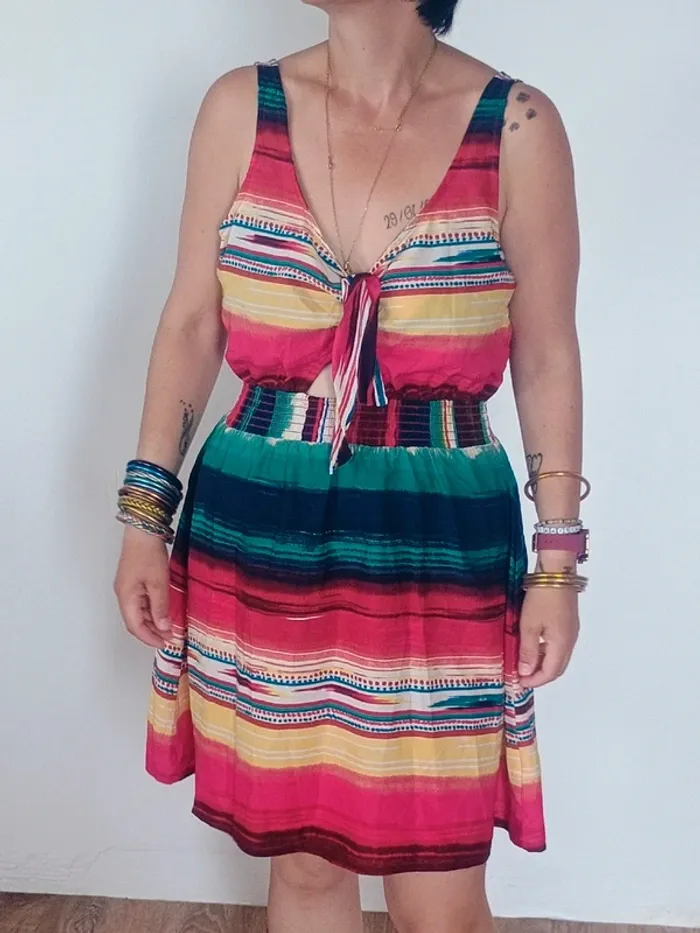 Robe dos nue multicolore TU