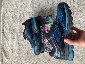 Saucony pro grid omni 9 