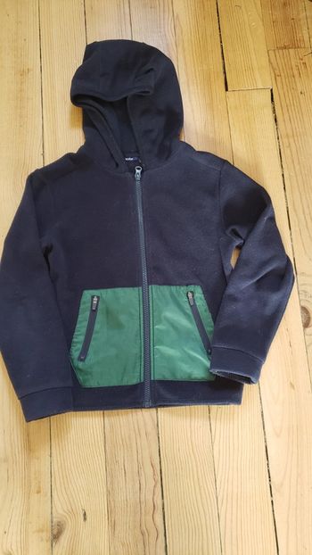 Polaire à capuche 08 ans