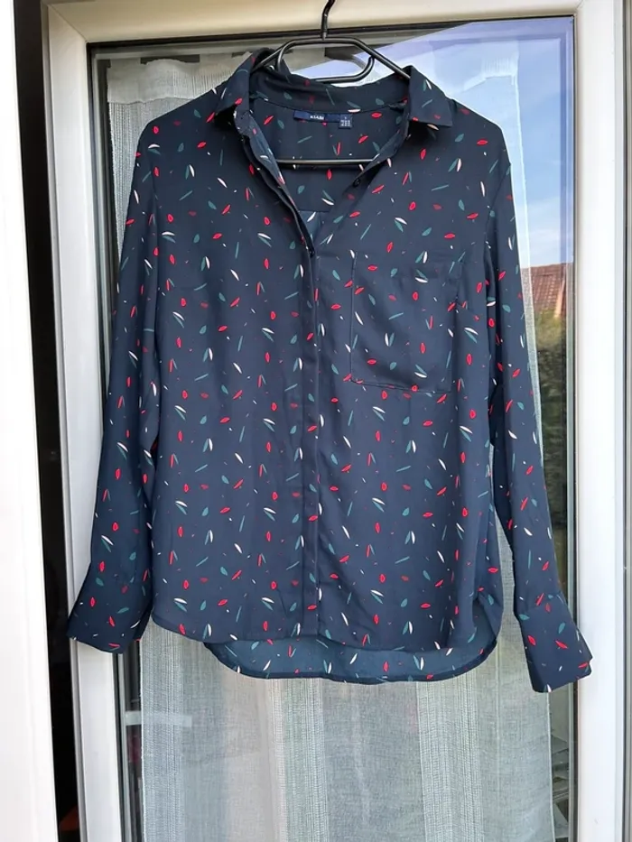 Chemisier bleu à motif