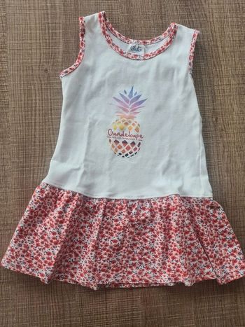 Robe Guadeloupe 2 ans comme neuve