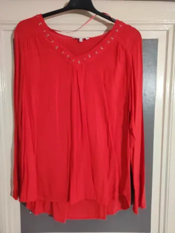 Haut rouge M&S MODE