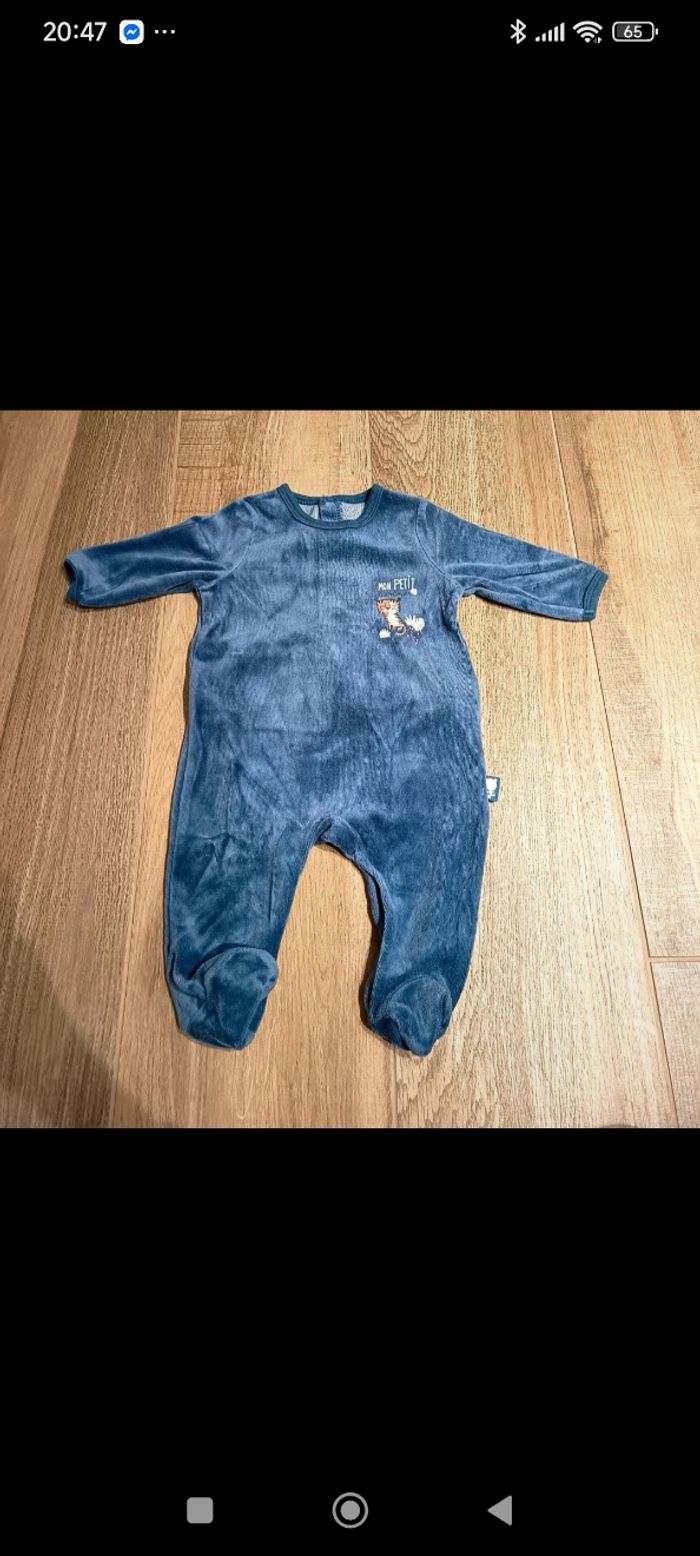 Lot de pyjamas velours taille 3 mois - photo numéro 3