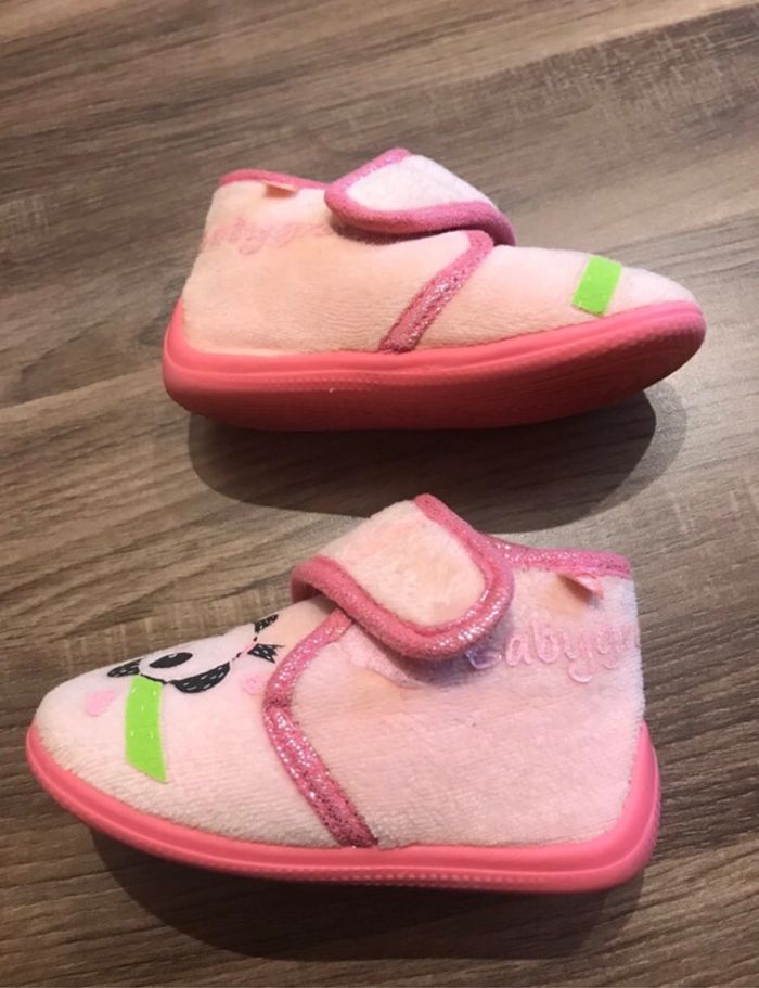 Chaussons pointure 22 - photo numéro 6