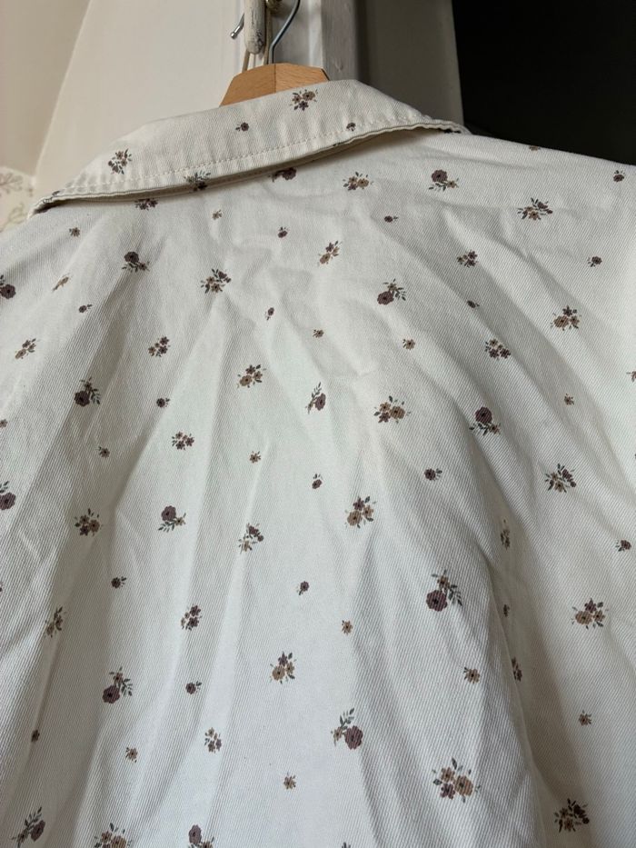 Veste blanche à fleurs état neuf - photo numéro 5