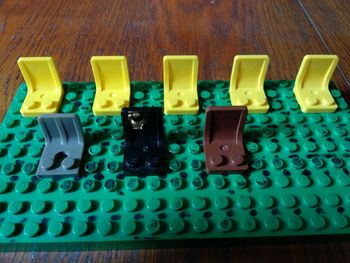 8 sièges Lego