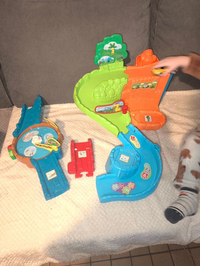 Lot garage+circuit+tremplin+camion+circuit zoo tututebolides Vtech - photo numéro 3