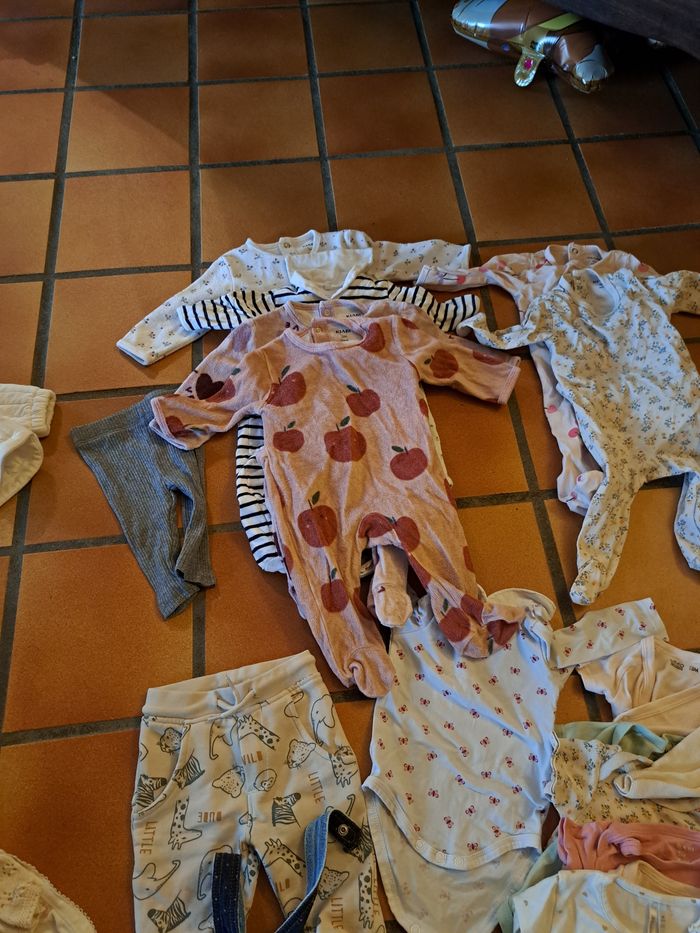 Lots de vetements bebe fille - photo numéro 3