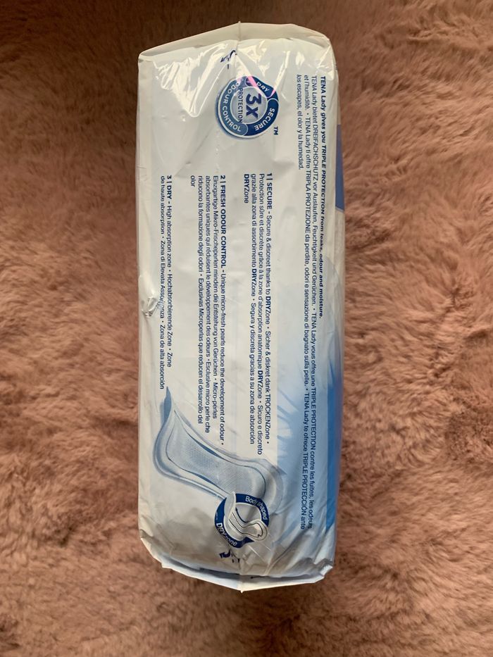 Lot protections périodiques serviettes hygiéniques femme TENA - photo numéro 5