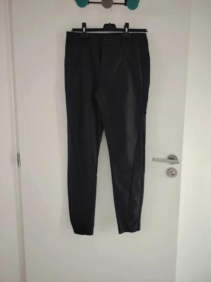 pantalon noir Vera Moda taille 34