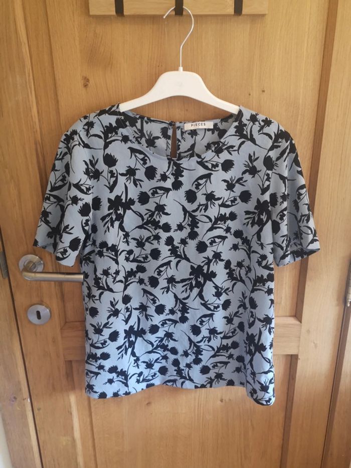 T-shirt Pieces en bleu clair et noir S