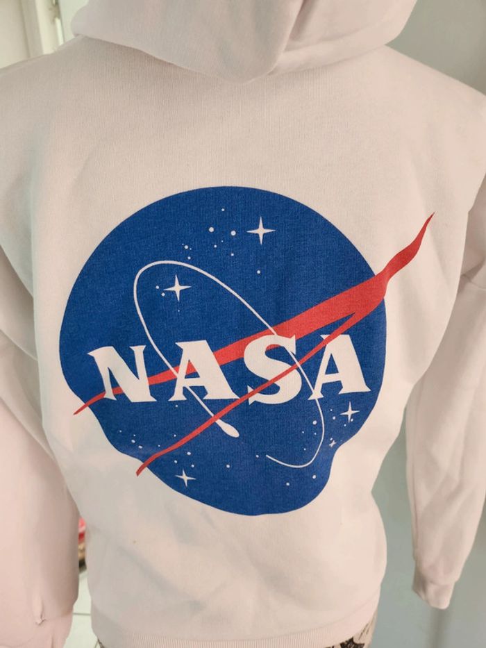 Très Joli pull blanc Nasa de taille 34 - photo numéro 4