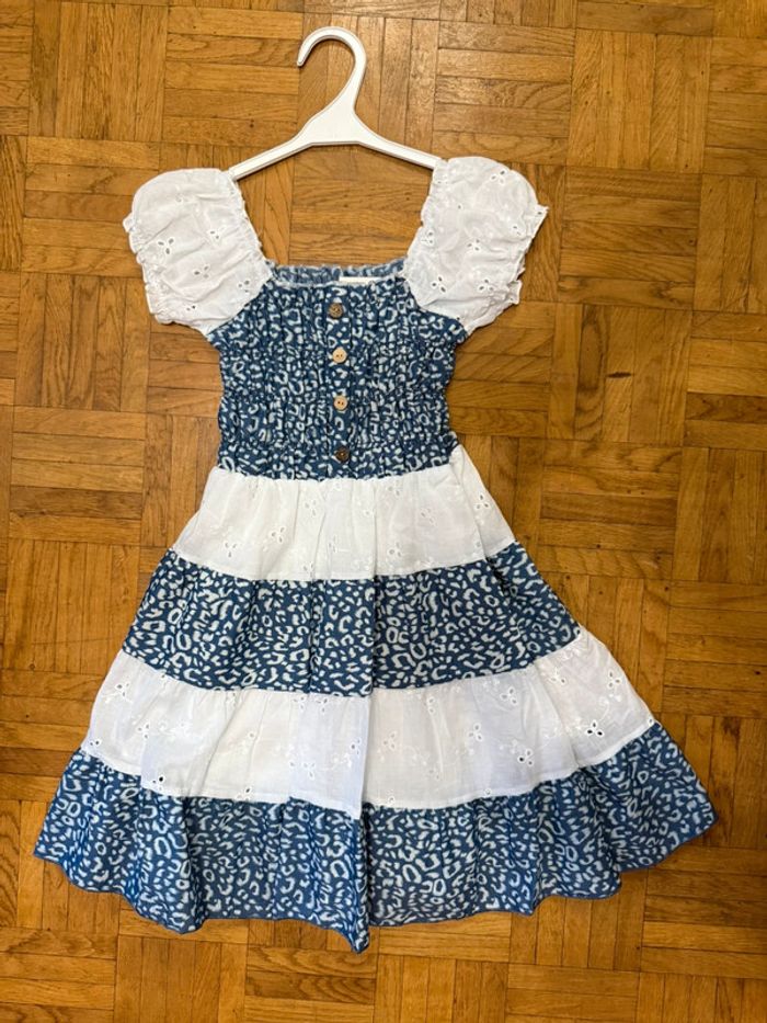 Robe blanche et bleue - photo numéro 3