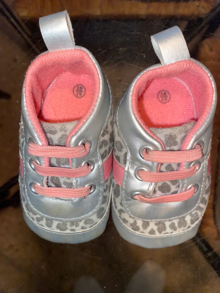 Chaussures bébé, taille 18/19. - photo numéro 3