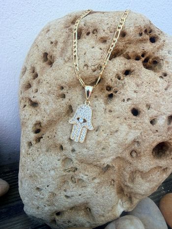 Chaîne et pendentif main de fatma 