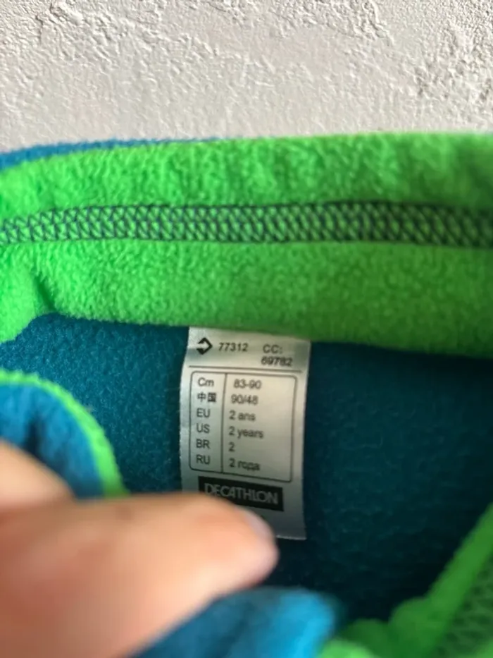2pull et 1 gilet 2ans Quechua en très bon état - photo numéro 3