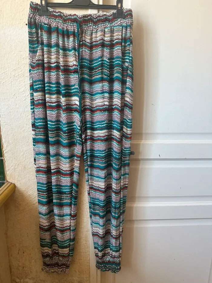 Pantalon fluide à motifs