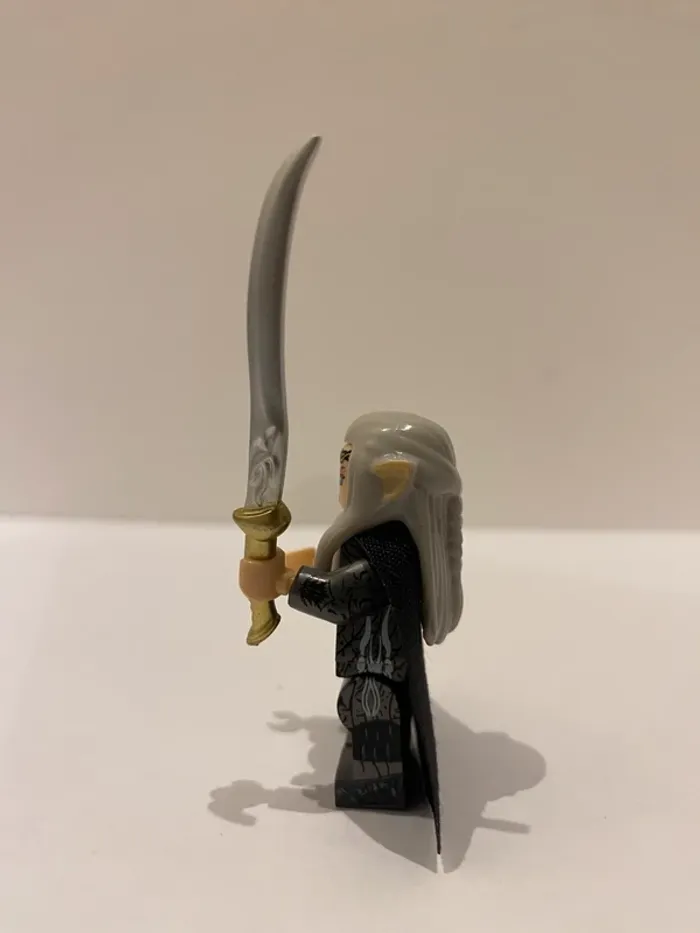 Figurine type lego Thranduil le roi elfe  le seigneur des anneaux - photo numéro 2