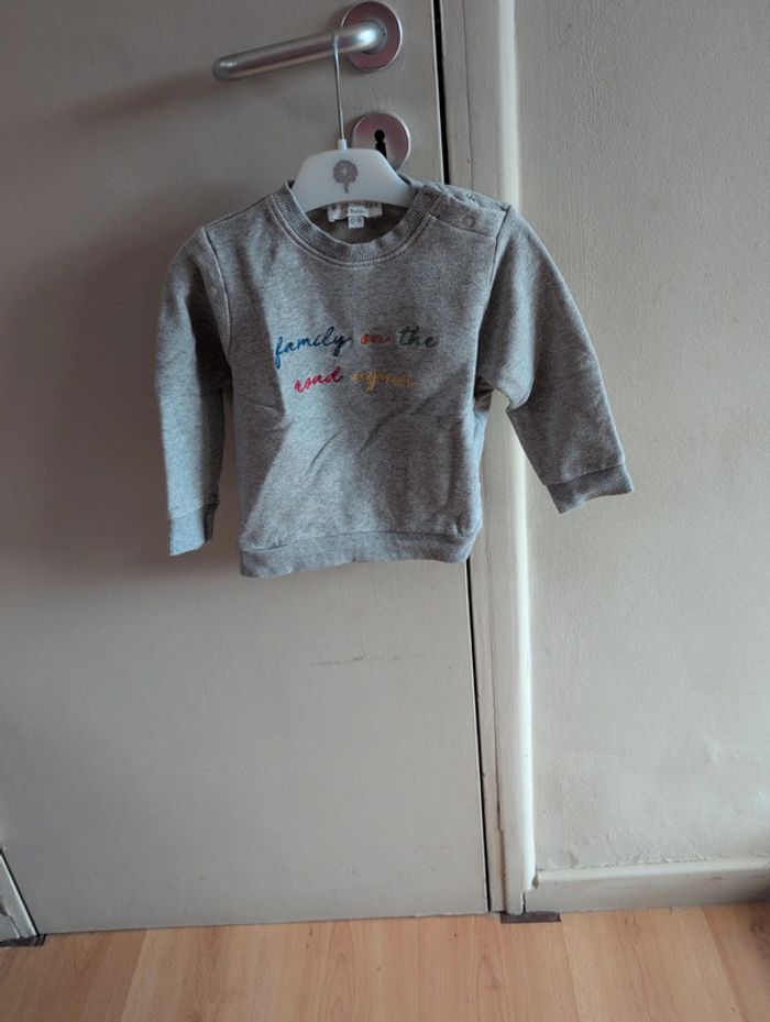 BB sweat ras de cou gris bébé 12/18 mois