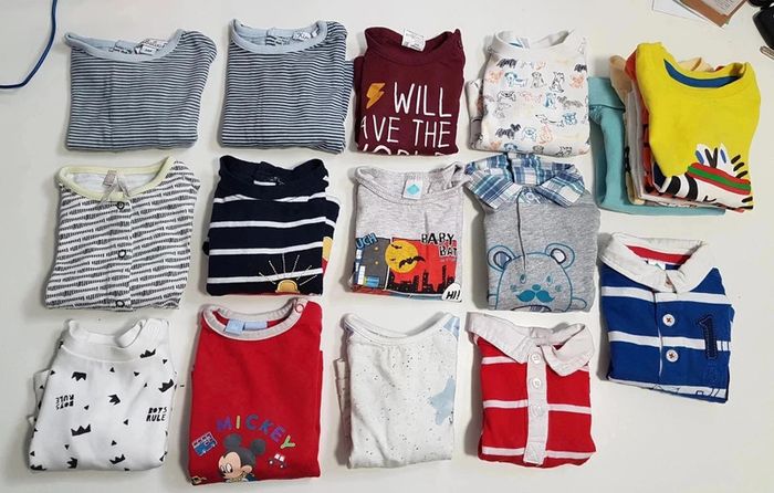 18 t-shirts / polos manches courtes et longues taille 3 mois (prix variables)