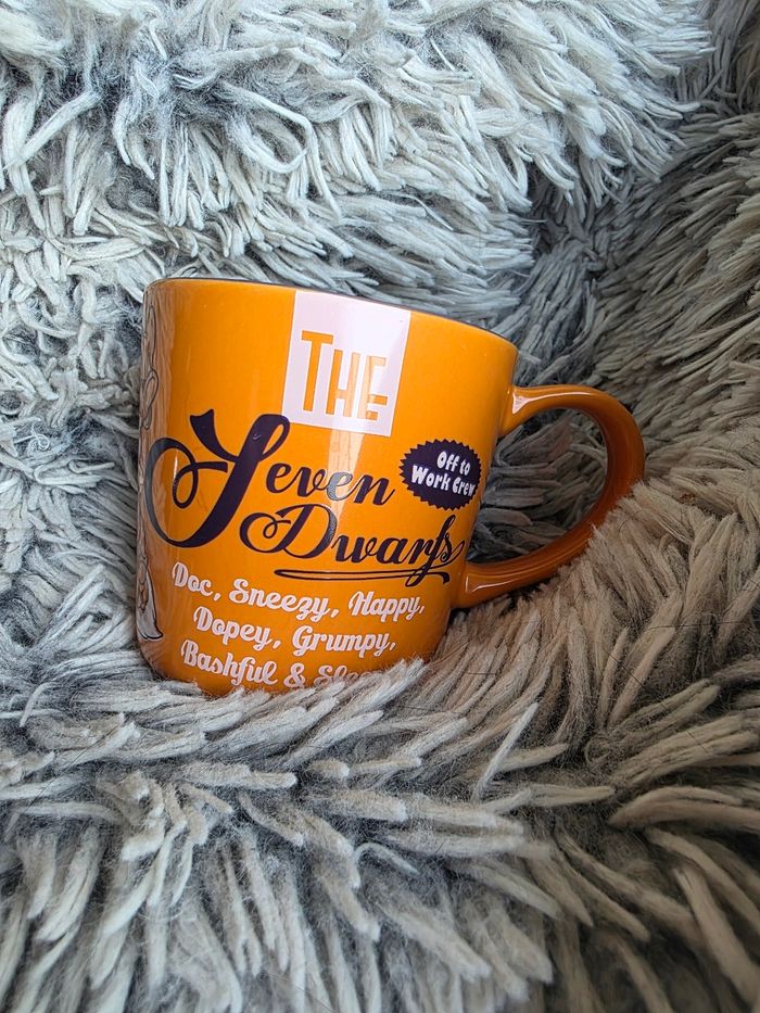 Tasse / mug disney blanche neige et les 7 nains disneyland paris - disney store - photo numéro 3