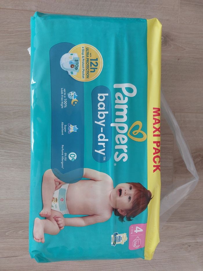 Couches pampers taille 4
