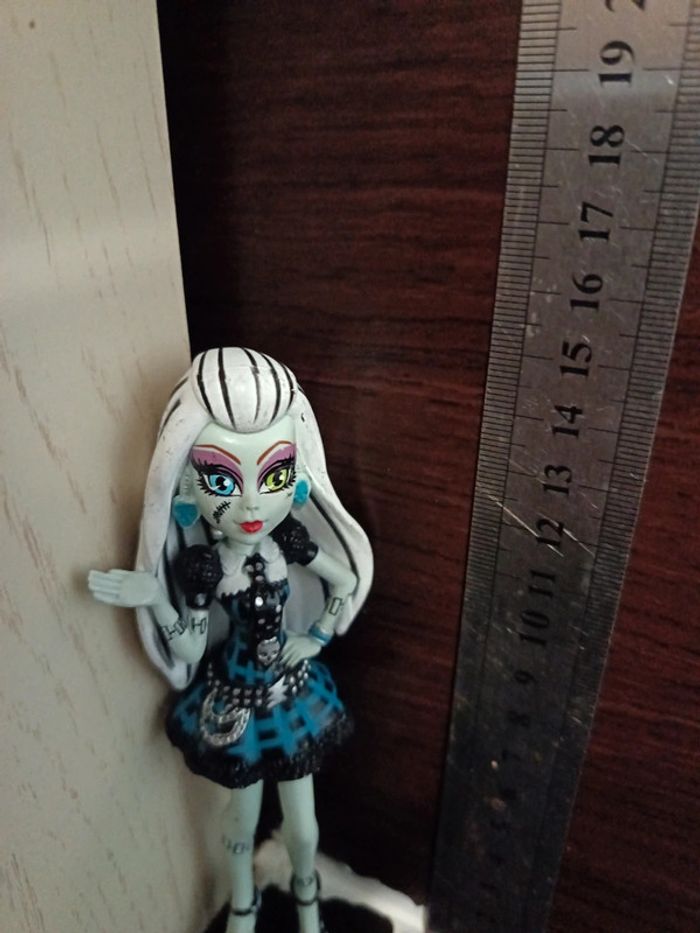 Figurine monster higt