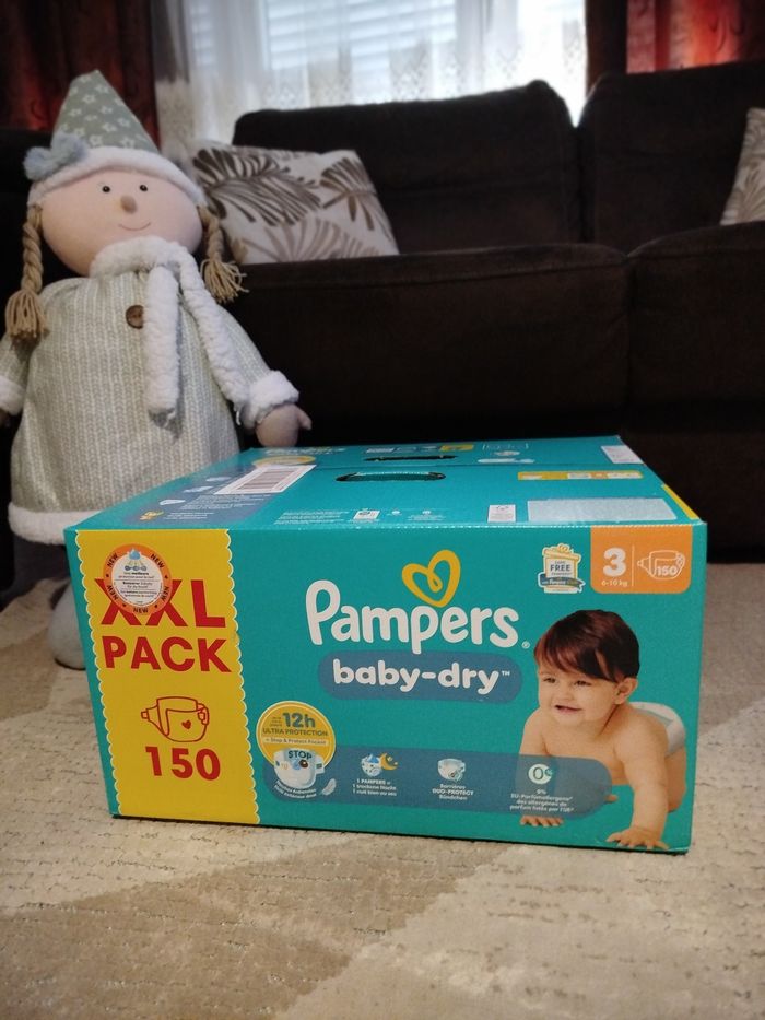 150 couche Pampers taille 3