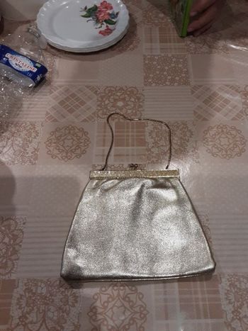 Petit sac doré pour les fêtes 🥳