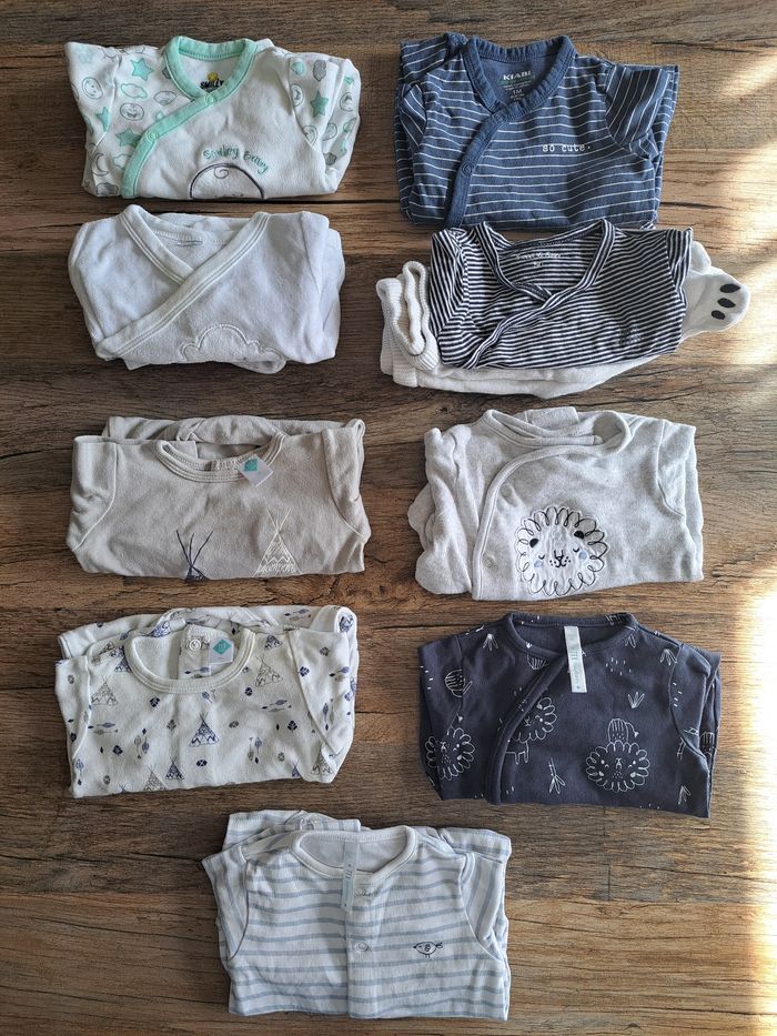 Lot de pyjamas garçon bebe taille naissance et 1 mois