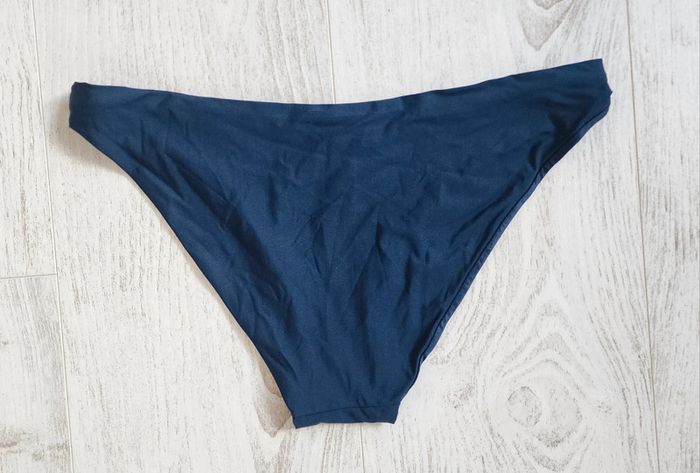 Bas de maillot de bain T.40 - photo numéro 3