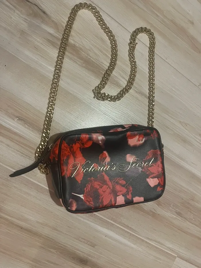 sac bandoulière victoria’s secret à fleurs