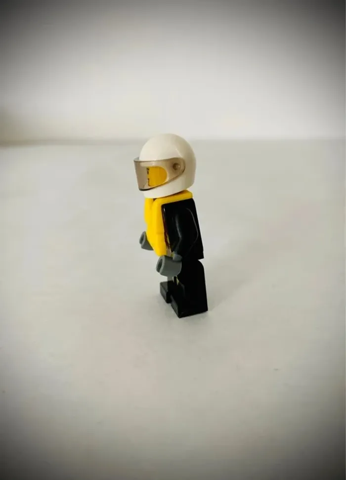Minifigurine LEGO City - CTY0640 - Femme Pompier 2016 - Très bon état - photo numéro 3