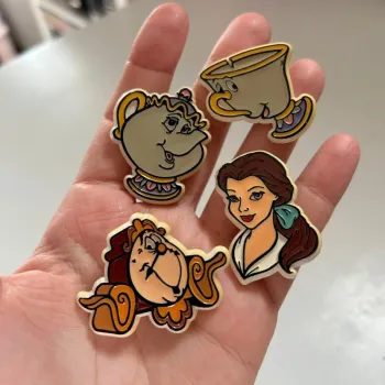 Lot pins disney la belle et la bête vintage