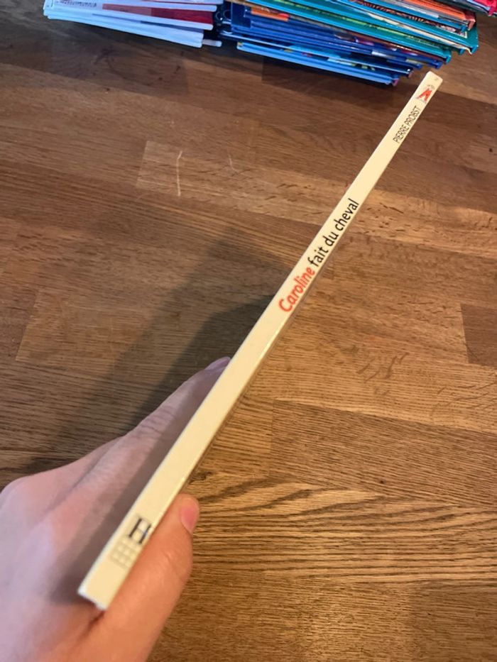 Livre Caroline fait du cheval - photo numéro 2