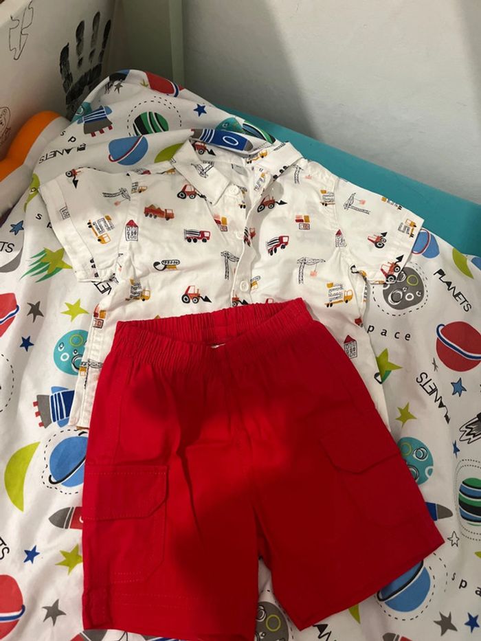 Ensemble été bébé 6mois ( short/t-shirt)