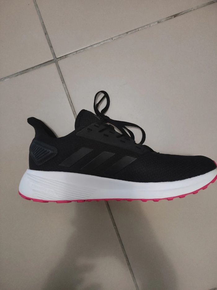 Baskets Adidas orholite femme t.40 - photo numéro 3