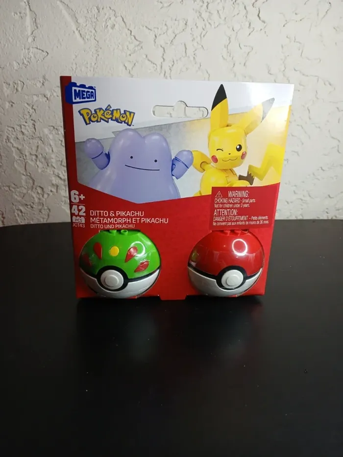 Pokeball Pokemon Pikachu et Metamorph