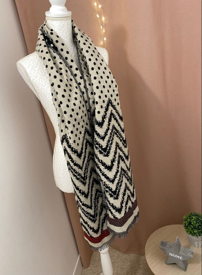 Écharpe Mazélie longue neuve