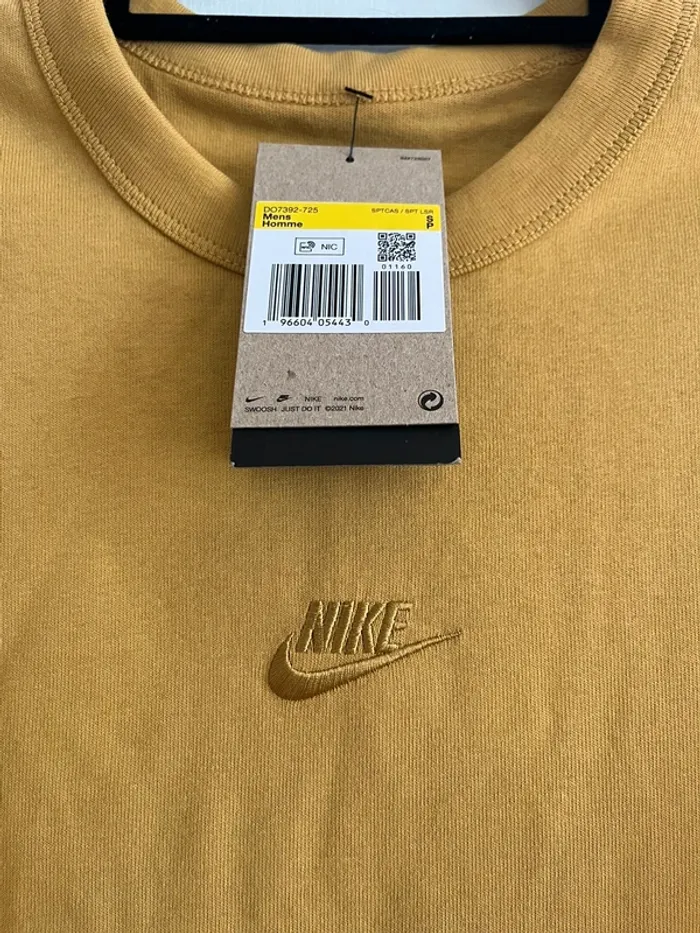 Tee shirt Nike jaune - photo numéro 2