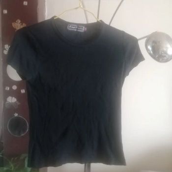 🌸Tee-shirt noir belles finitions Taille 36 "Galeries Lafayette "🌸