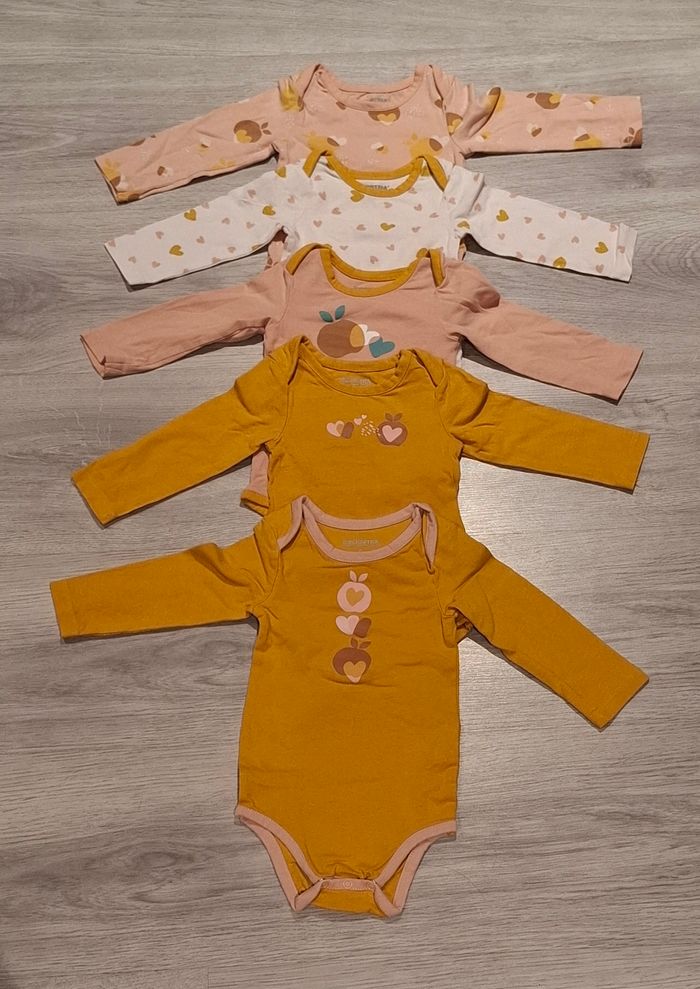 Lot de 5 bodies - photo numéro 2