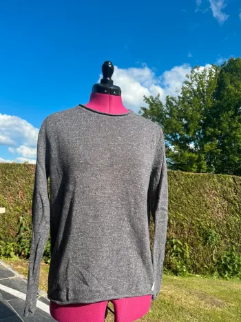Pull gris